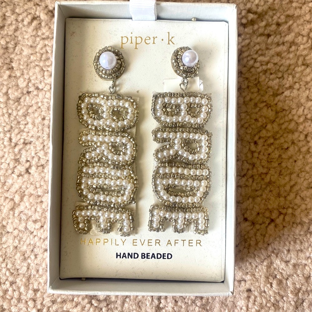 Brand new Piper K “Bride” earrings! 👰‍♀️❤️